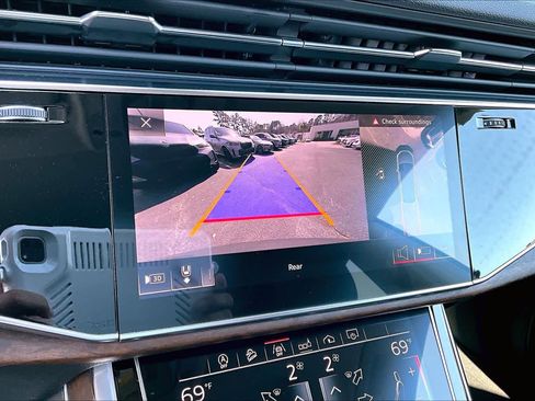 Used 2019 Audi Q8 Premium Plus image 26