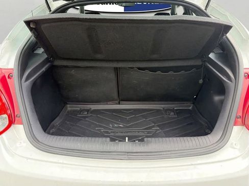 Used 2016 Hyundai Veloster Turbo FWD image 7