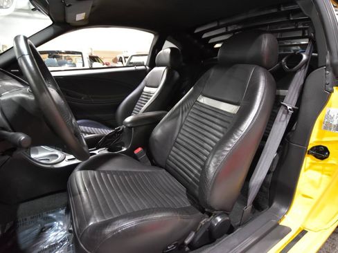 Used 2004 Ford Mustang Mach 1 RWD image 33