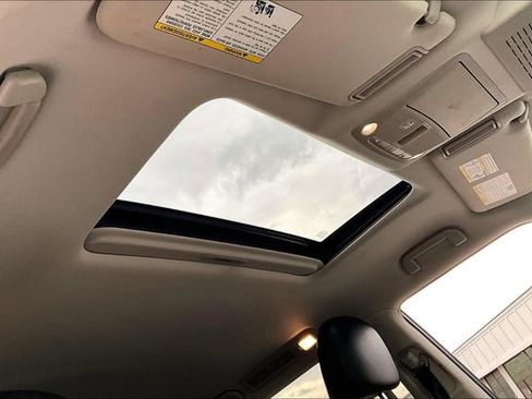 Used 2020 Nissan Armada SL w/ Premium Package image 25