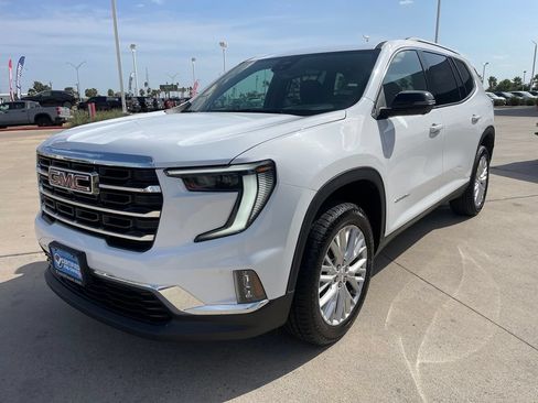 Used 2024 GMC Acadia Elevation FWD image 3