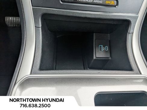 Used 2023 Ford Edge SEL image 17