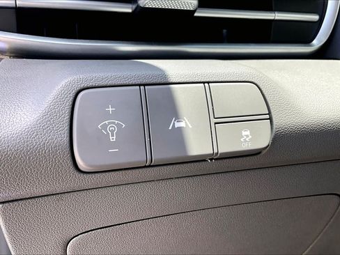 Used 2022 Hyundai Elantra SEL w/ Convenience + Premium Package FWD image 31