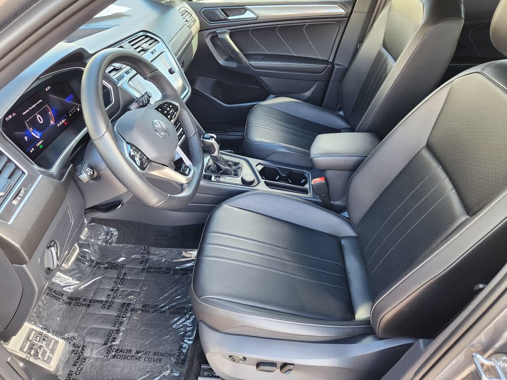 Certified 2024 Volkswagen Tiguan SE R-Line AWD/4WD image 10