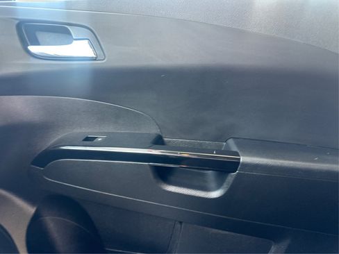 Used 2019 Chevrolet Sonic LT FWD image 29