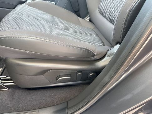 Used 2025 Subaru Forester Premium AWD/4WD image 14