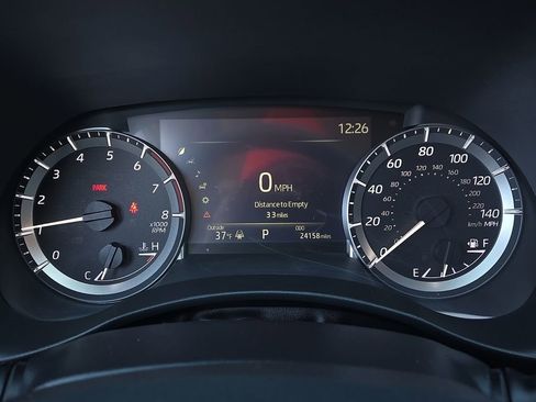 Used 2023 Toyota Highlander XLE image 19