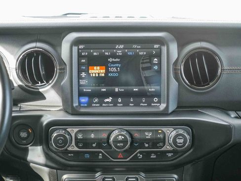 Used 2022 Jeep Wrangler Unlimited Sahara image 13