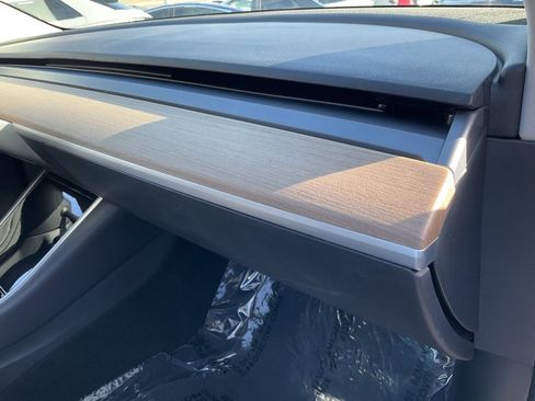 Used 2018 Tesla Model 3 Mid Range image 62