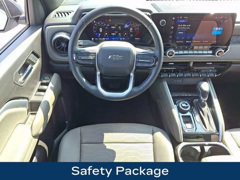 Used 2024 Chevrolet Colorado ZR2 w/ ZR2 Convenience Package III AWD/4WD image 3