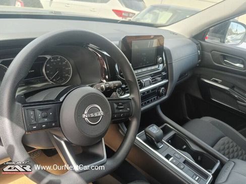 Used 2022 Nissan Pathfinder S w/ Cargo Package FWD image 10