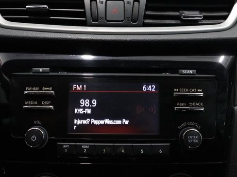 Used 2016 Nissan Rogue S AWD/4WD image 16