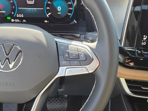 New 2026 Volkswagen Atlas Cross Sport SE FWD image 13