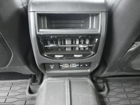Used 2024 Jeep Grand Cherokee Limited w/ Black Appearance Package AWD/4WD image 14