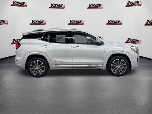 Used 2020 GMC Terrain Denali w/ Denali Premium Package AWD/4WD image 3