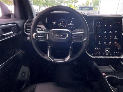 Used 2026 GMC Acadia Elevation w/ Elevation Premium Package FWD image 5