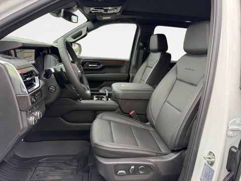 New 2026 GMC Yukon XL Denali w/ Sun & Power Step Package image 10