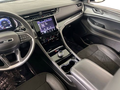 Used 2023 Jeep Grand Cherokee Altitude image 23