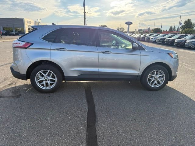 Used 2024 Ford Edge SEL w/ Convenience Package AWD/4WD image 11