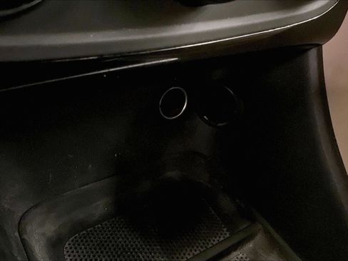 Used 2011 Chrysler 200 Touring image 32