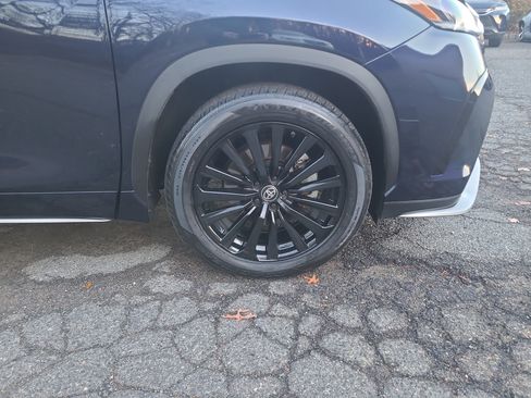 Certified 2024 Toyota Highlander XSE image 12