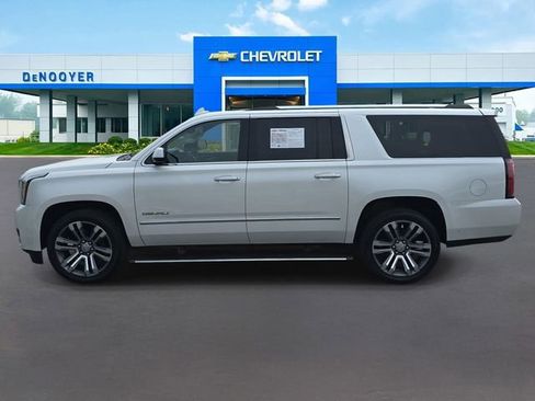 Used 2018 GMC Yukon XL Denali w/ Denali Ultimate Package AWD/4WD image 10