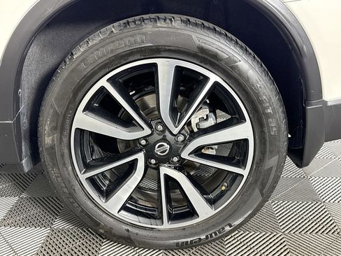 Used 2019 Nissan Rogue SL w/ Premium Package FWD image 60