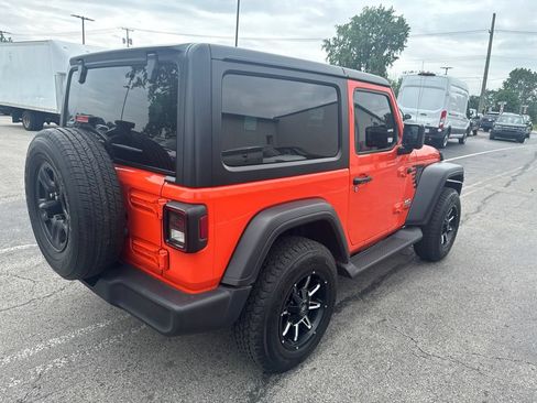 Used 2018 Jeep Wrangler Sport AWD/4WD image 3