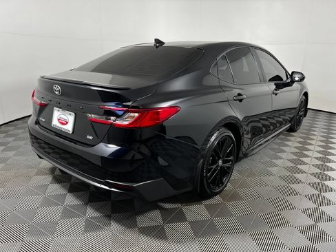 Used 2025 Toyota Camry SE FWD image 5