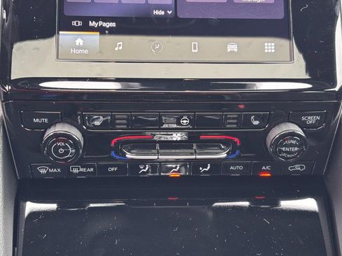 New 2025 Jeep Grand Cherokee L Altitude image 21