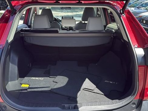Used 2021 Toyota RAV4 XLE Premium FWD image 9
