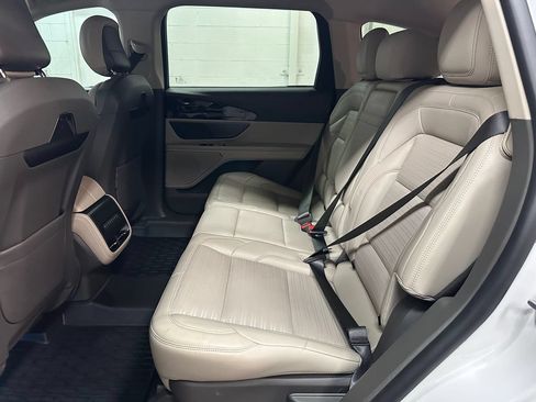 Used 2024 Lincoln Nautilus Reserve AWD/4WD image 21