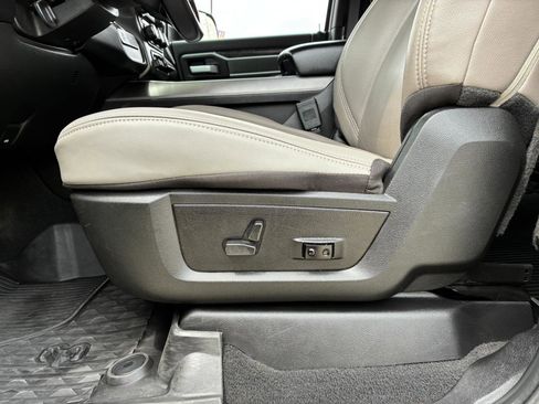 Used 2022 RAM 2500 Big Horn w/ Night Edition AWD/4WD image 12