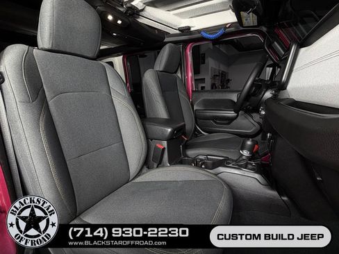 Used 2024 Jeep Wrangler Unlimited AWD/4WD image 18