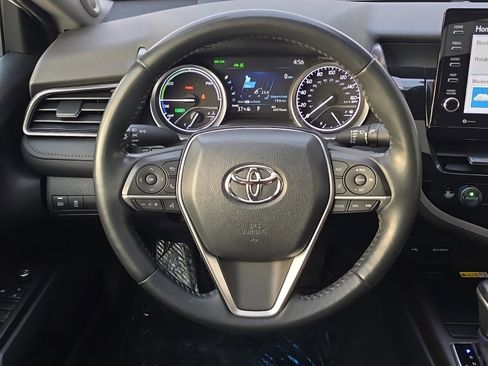 Used 2022 Toyota Camry XLE w/ Navigation Upgrade Package image 11