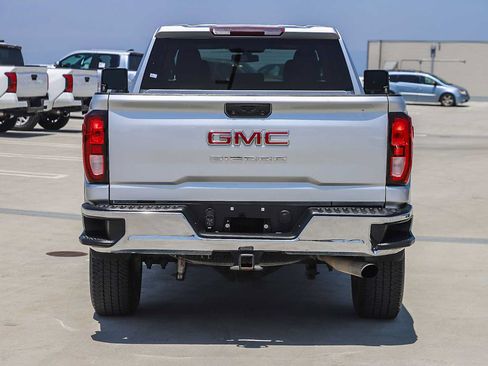 Used 2021 GMC Sierra 3500 4x4 Crew Cab w/ Gooseneck/5TH Wheel Package image 7