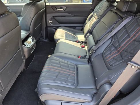 Used 2025 Nissan Armada PRO-4X w/ Pro-4X Premium Package AWD/4WD image 14