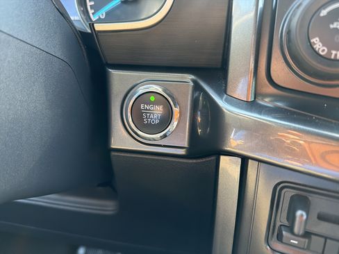 Used 2022 Ford F150 XLT w/ Equipment Group 302A High AWD/4WD image 21