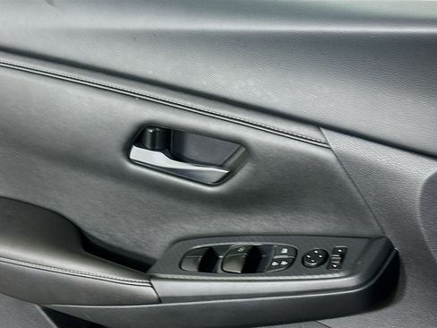 Used 2025 Nissan Sentra SV FWD image 15