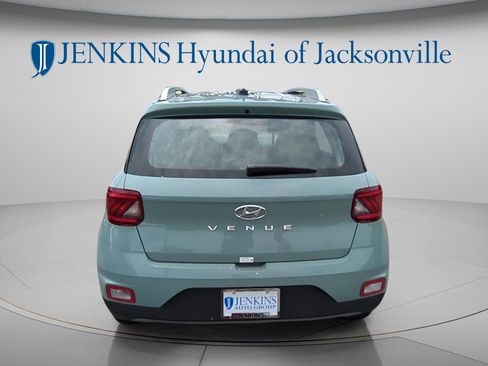 New 2025 Hyundai Venue SEL FWD image 7