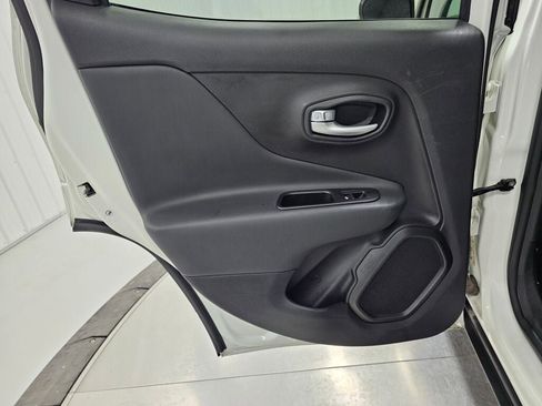 Used 2023 Jeep Renegade Trailhawk AWD/4WD image 31