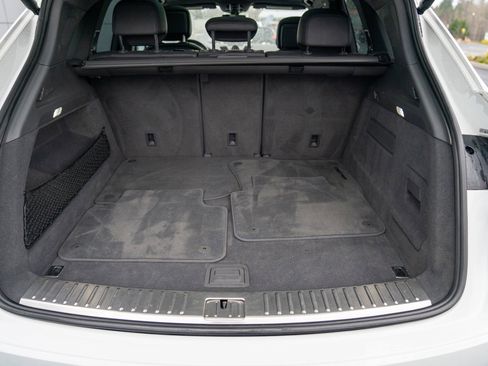 Used 2019 Porsche Cayenne S image 28