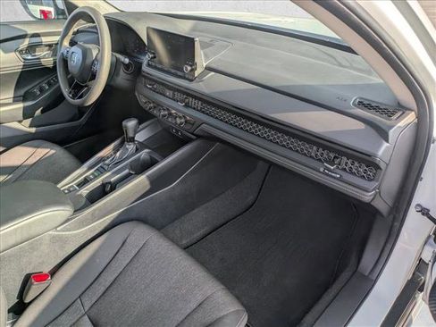 Used 2024 Honda Accord EX image 19