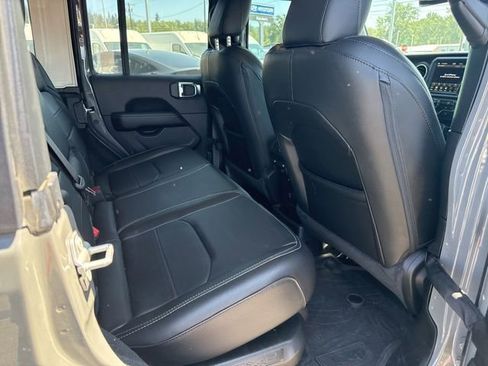 Used 2023 Jeep Wrangler Unlimited Sahara w/ Cold Weather Group AWD/4WD image 12
