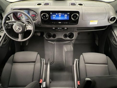 New 2025 Mercedes-Benz Sprinter 2500 image 21