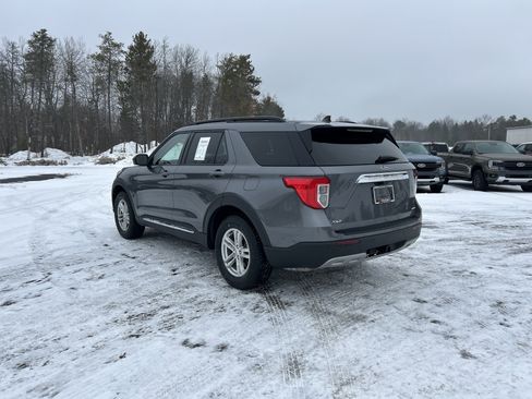 Certified 2022 Ford Explorer XLT w/ Equipment Group 202A image 6