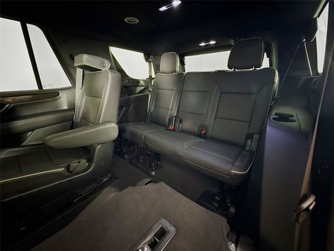 Used 2025 GMC Yukon Elevation AWD/4WD image 16