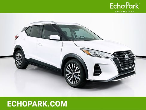 Used 2024 Nissan Kicks SV image 1