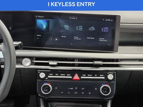 Certified 2025 Hyundai Santa Cruz SEL image 17