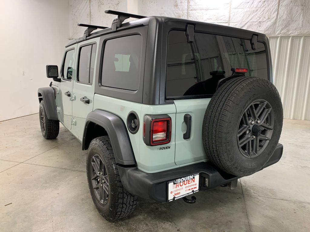 Used 2024 Jeep Wrangler Unlimited Sport AWD/4WD image 16